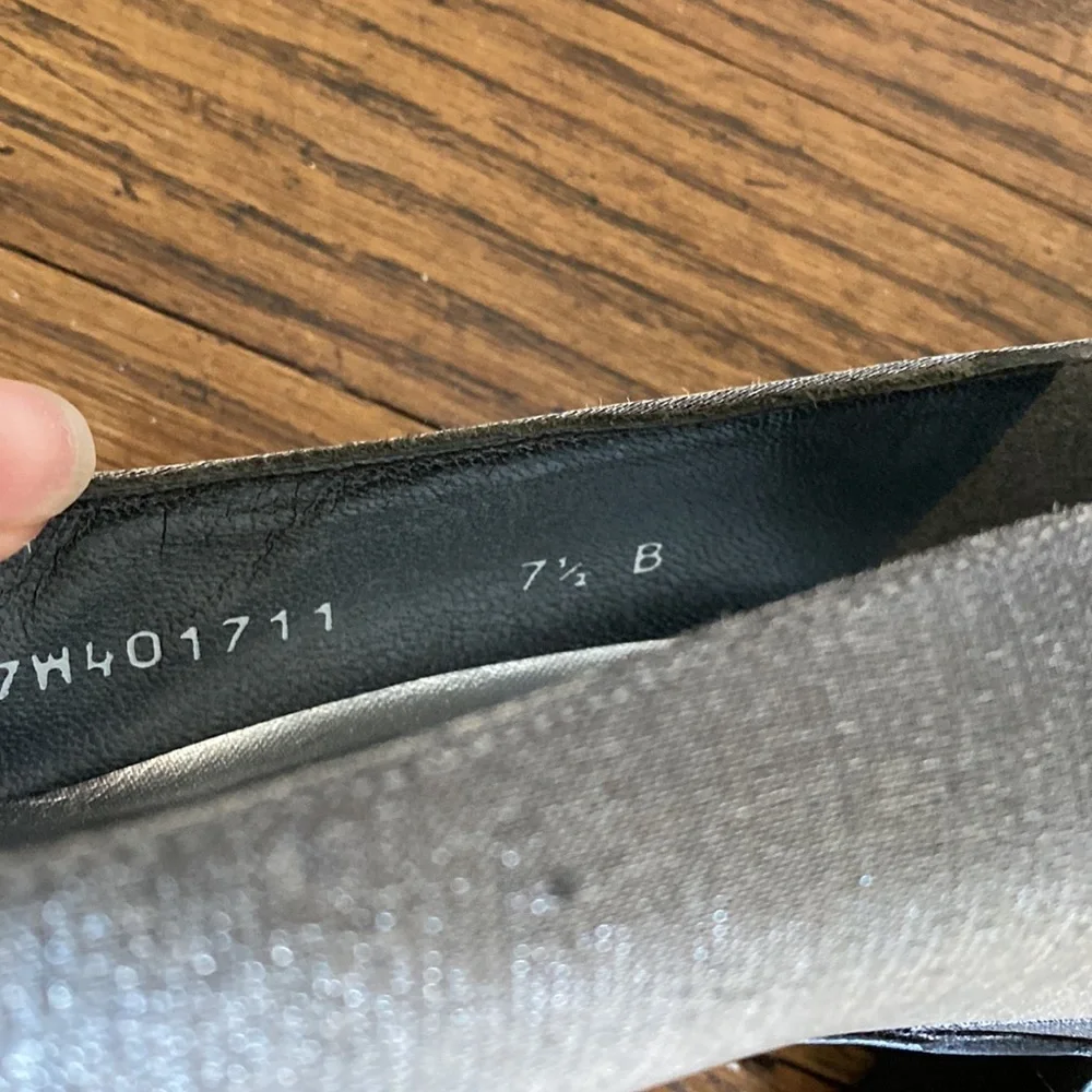 🖤Vtg Stuart Weitzman silver‎ block heel